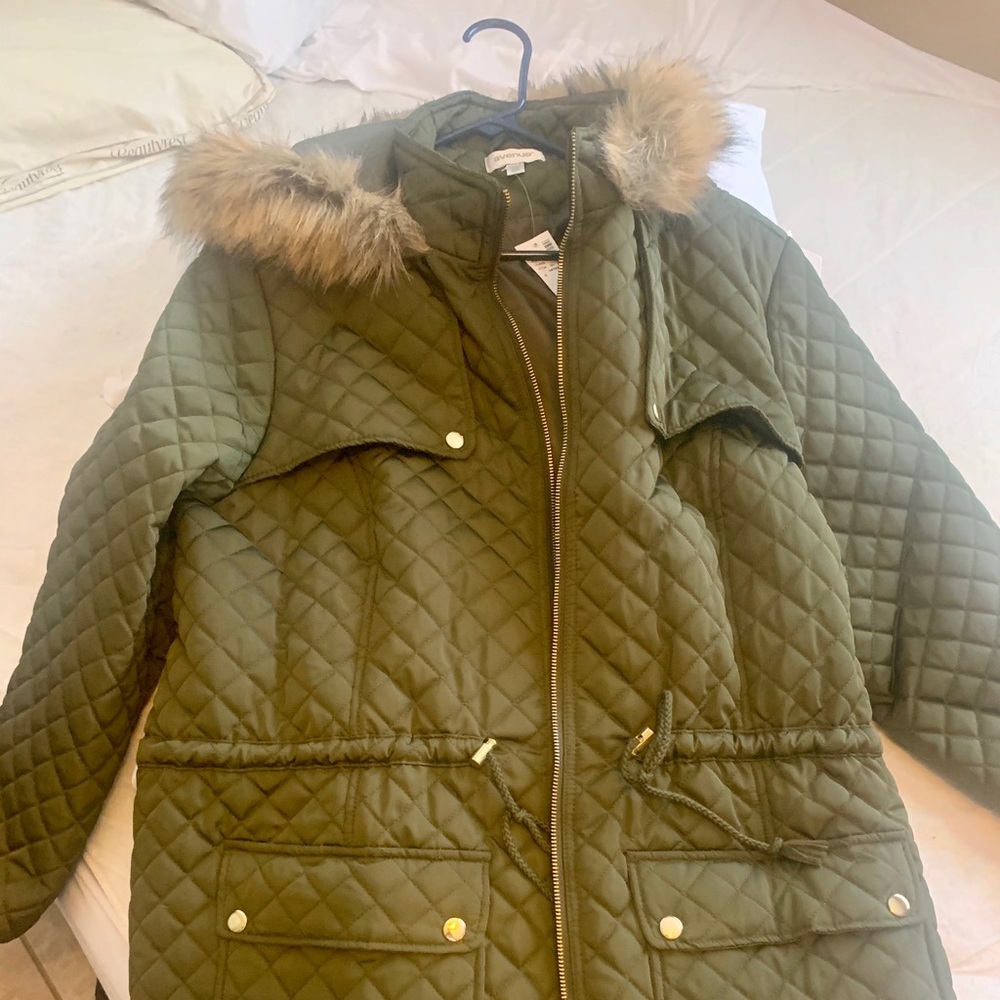 Olive green winter jacket with hoodie - Picture 2 of 5